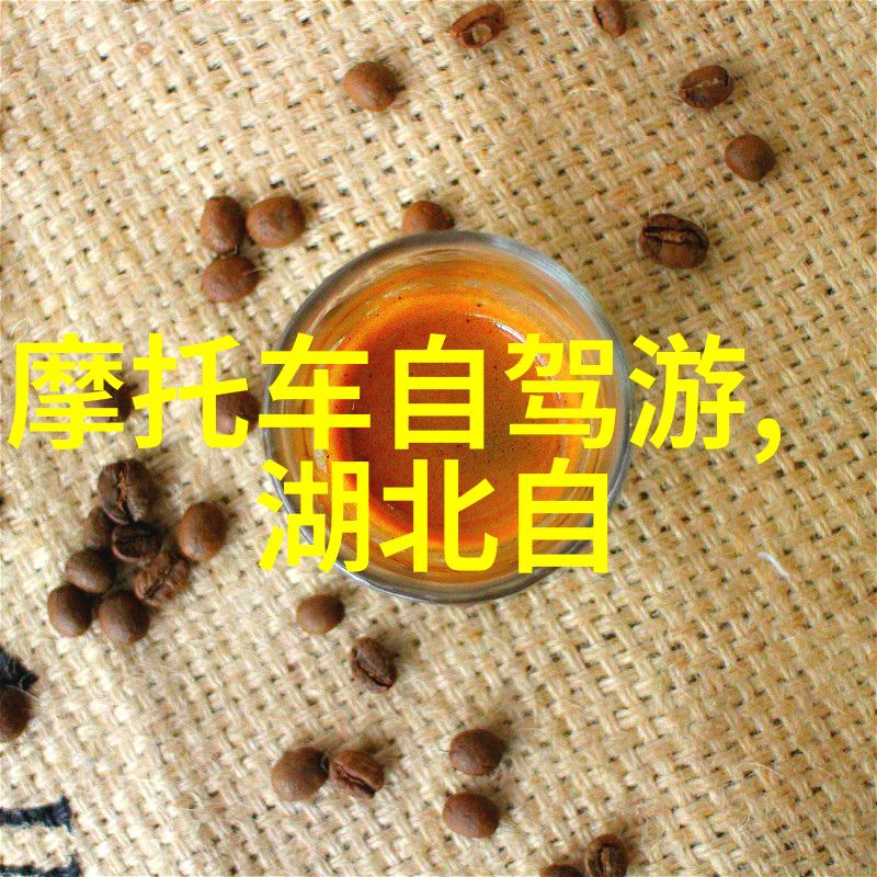 年轻女歌手激情四射的舞台挑战刺激的音乐节奏与无畏的自我表达