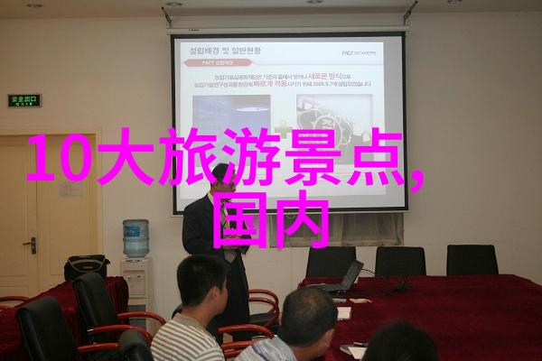神农架翠绿之冠下的寂静森林