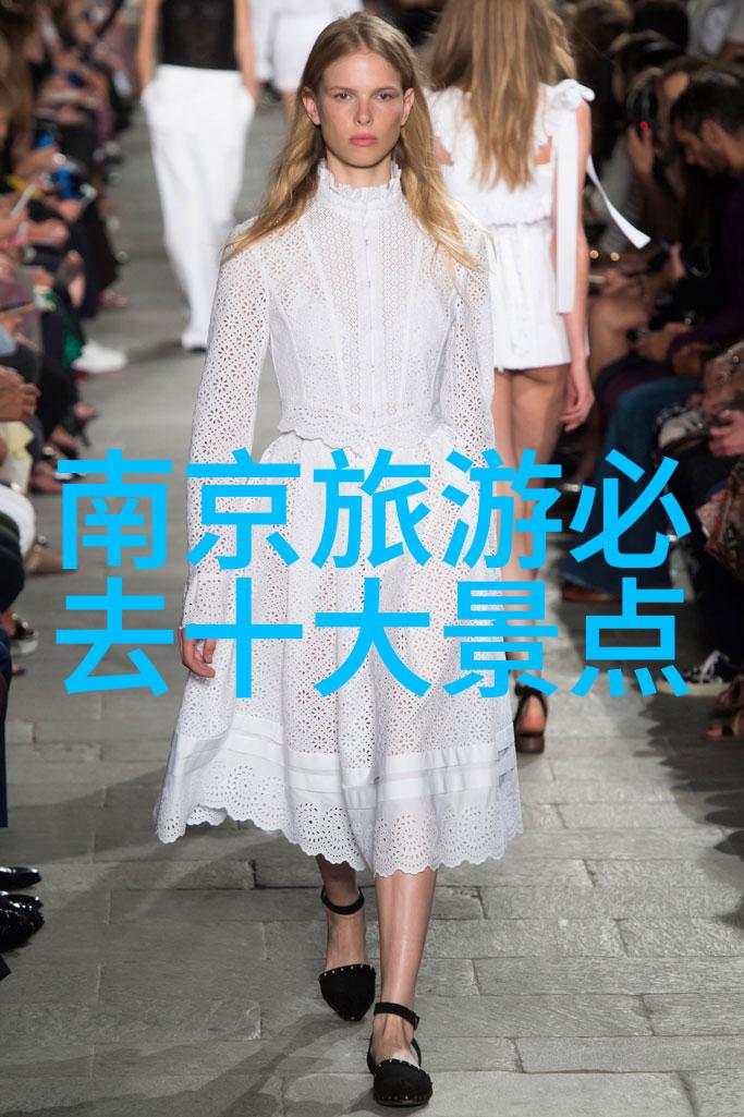 新浪天神右翼网络言论与社会责任的交织