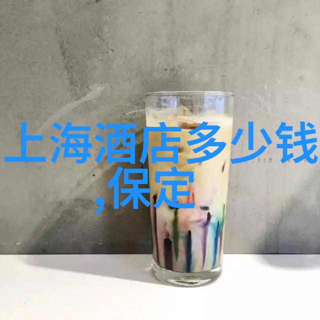 情侣一起出行野营还是酒店住宿更有趣
