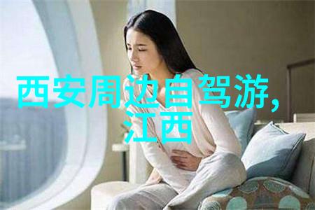 骑行人群静谧的轮廓与喧嚣的背后