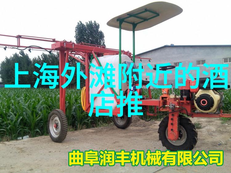 男生在城市街头疾驰他的心里究竟藏着怎样的故事和困惑