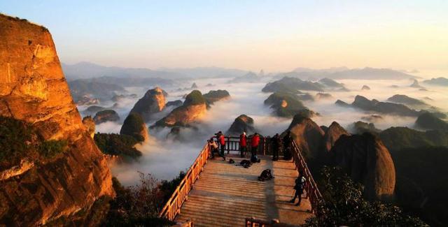 自驾游_自驾游去呼伦贝尔大草原攻略_自驾游去张家界旅游最佳路线/