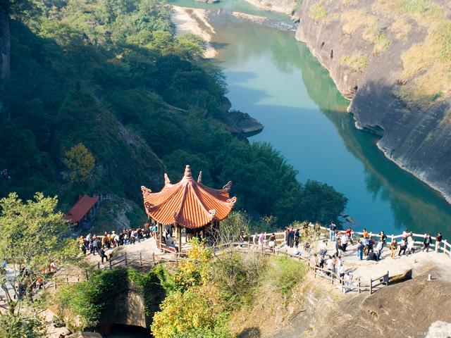 十一旅游推荐去国外_泉州旅游必去十大景点推荐_去南宁旅游一般都是那些景点
